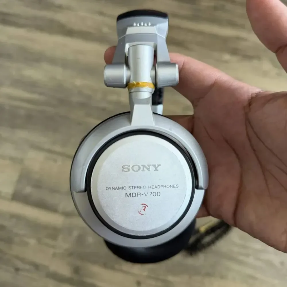 Sony MDR-V700 Over-Ear DJ Headphones - Silver